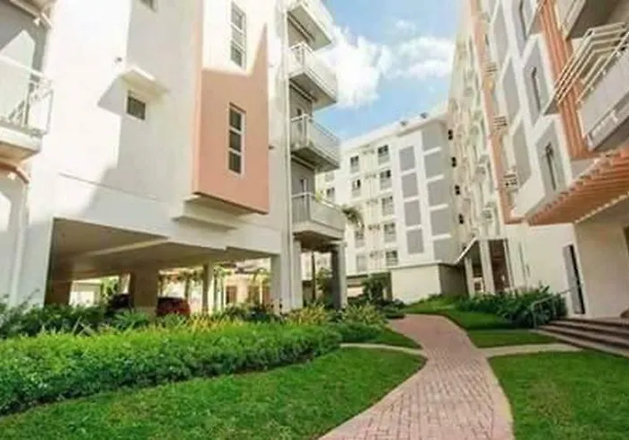 Mivesa Gardens Residences Condominium アパートホテル *